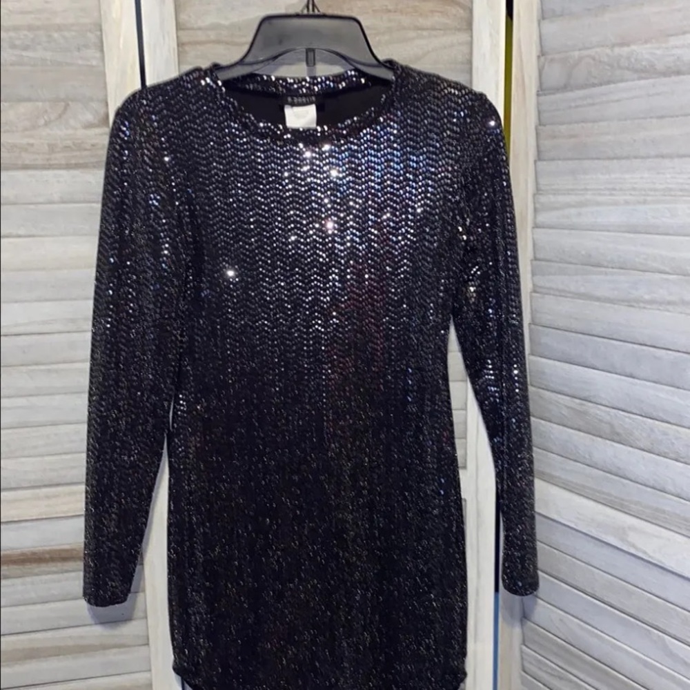 Shimmering Black Sequin Long Sleeve Dress